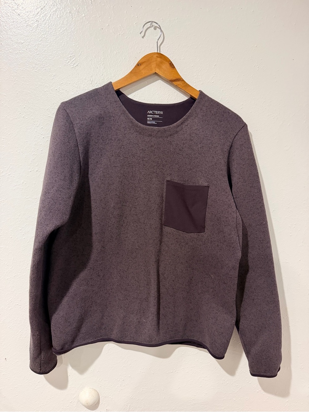 Arc'teryx Women’s Heathered Purple Covert Sweater with Chest Pocket medium